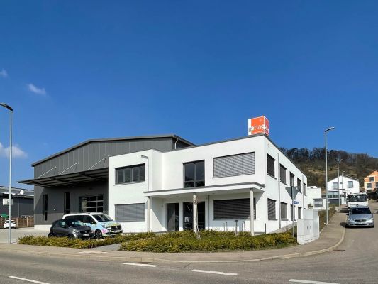 Gewerbehalle mit Bürotrakt – Pfeil Bauträger